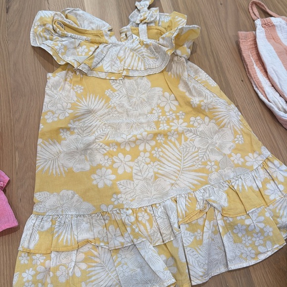 Size 4T bundle - Picture 6 of 10